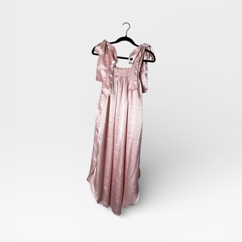 Sunday Forever Satin Blush Night Gown with pockets Size‎ S/M (K)